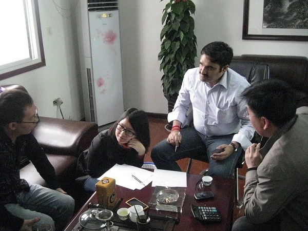 印度客戶來(lái)廠洽談價(jià)格，包裝，發(fā)貨，供應(yīng)能力等事宜